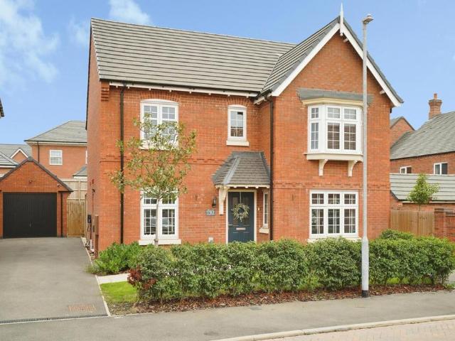 4 bedroom detached house for sale