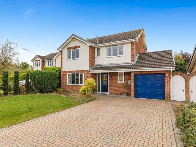 4 bedroom detached house for sale