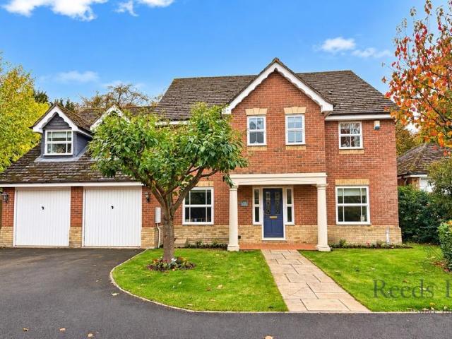 4 bedroom detached house for sale