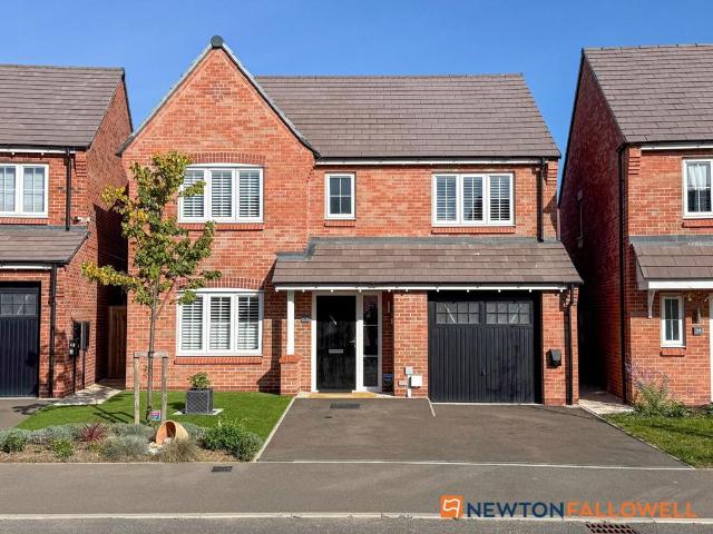 4 bedroom detached house for sale