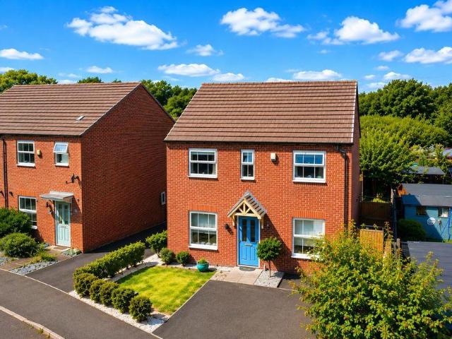 4 bedroom detached house for sale