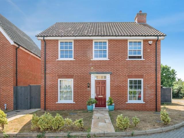 4 bedroom detached house for sale