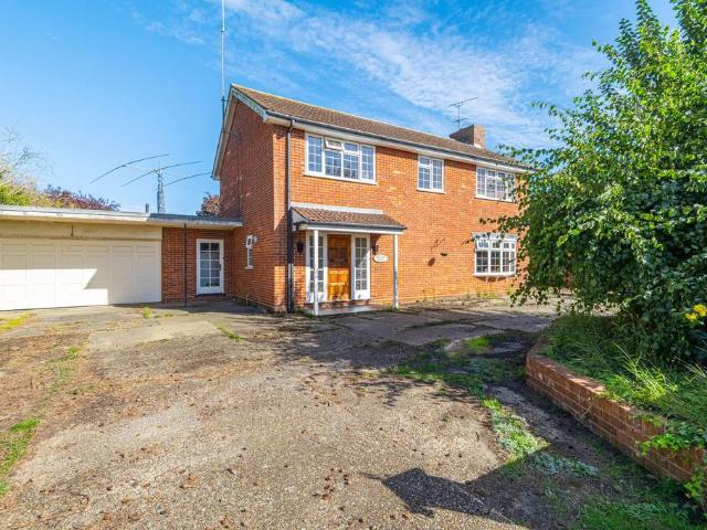 4 bedroom detached house for sale