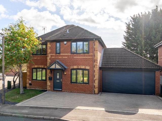 4 bedroom detached house for sale
