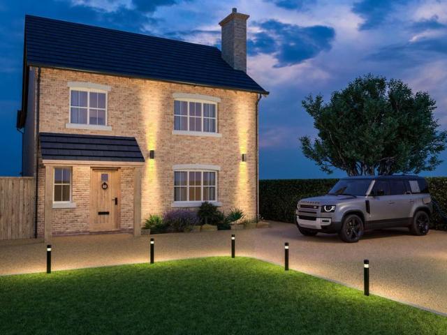 4 bedroom detached house for sale