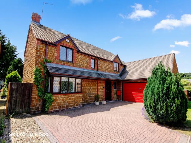 4 bedroom detached house for sale