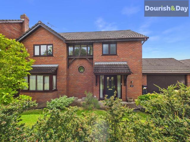 4 bedroom detached house for sale