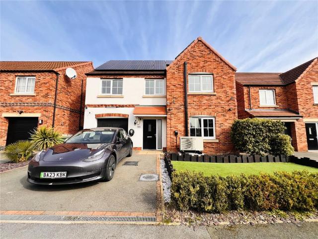 4 bedroom detached house for sale