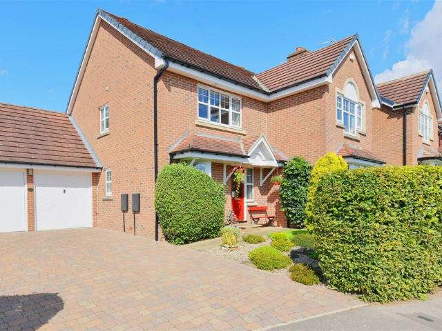 4 bedroom detached house for sale