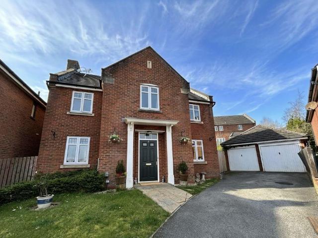 4 bedroom detached house for sale