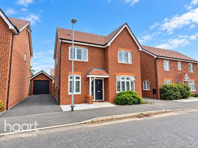4 bedroom detached house for sale