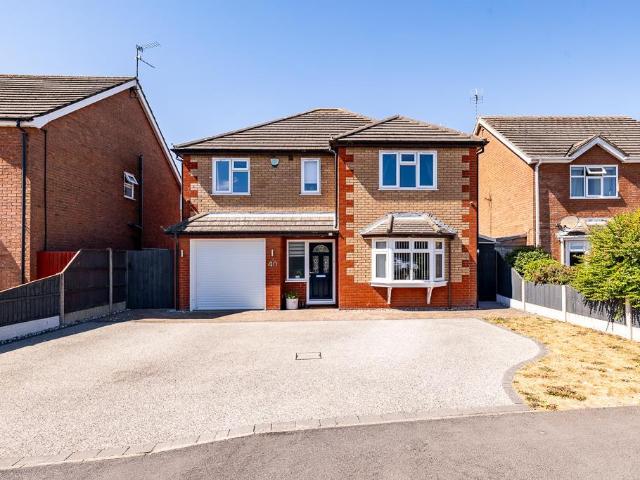 4 bedroom detached house for sale