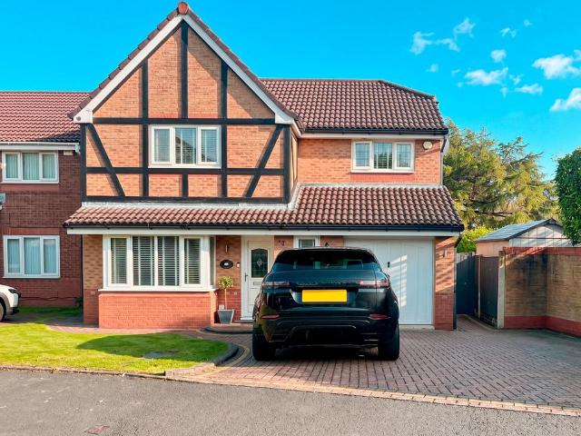 4 bedroom detached house for sale