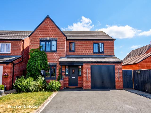 4 bedroom detached house for sale