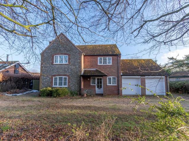 4 bedroom detached house for sale
