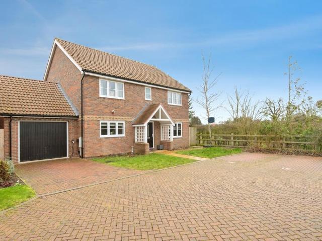 5 bedroom detached house for sale