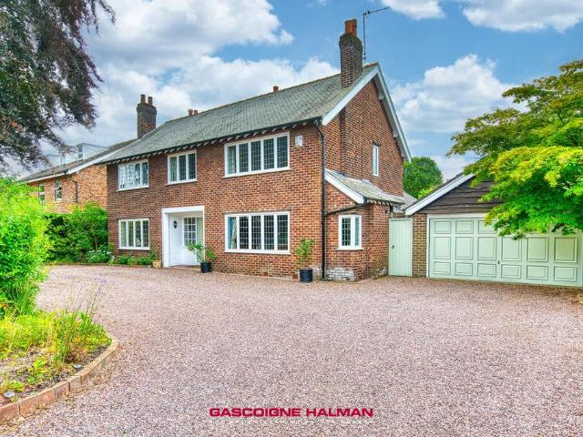 4 bedroom detached house for sale