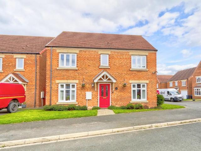 4 bedroom detached house for sale