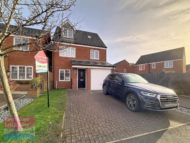 4 bedroom detached house for sale