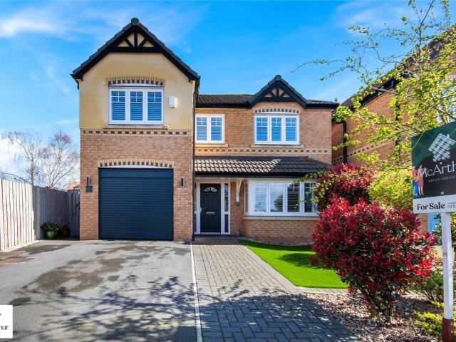 4 bedroom detached house for sale