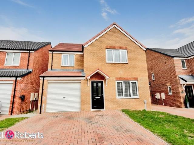 4 bedroom detached house for sale