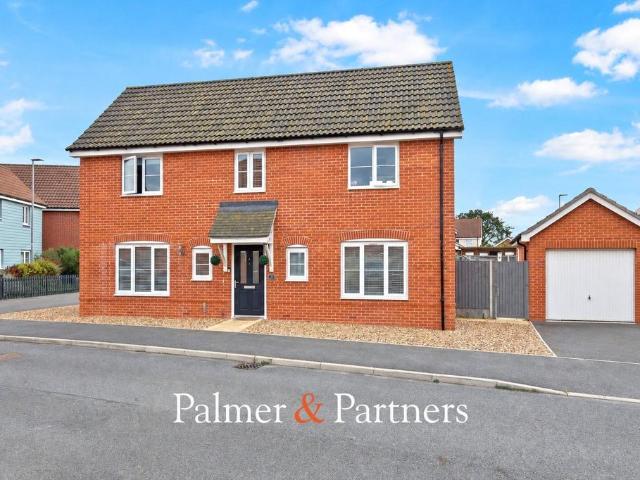 4 bedroom detached house for sale