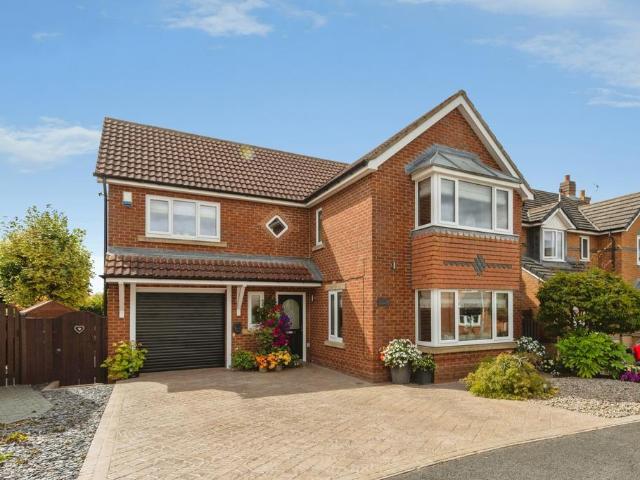 4 bedroom detached house for sale