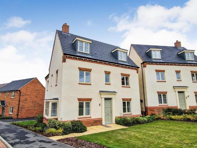 4 bedroom detached house for sale