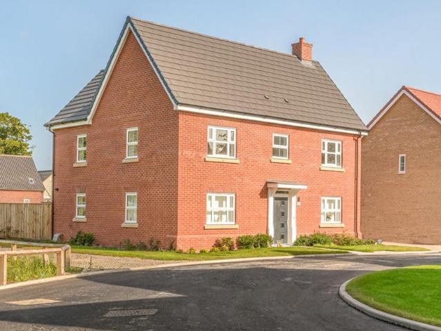 4 bedroom detached house for sale