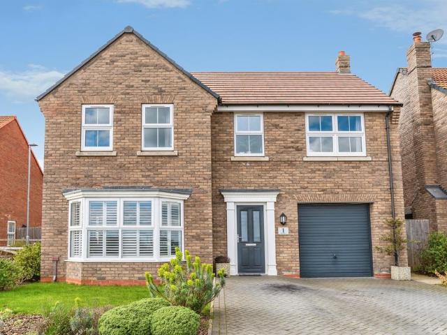 4 bedroom detached house for sale