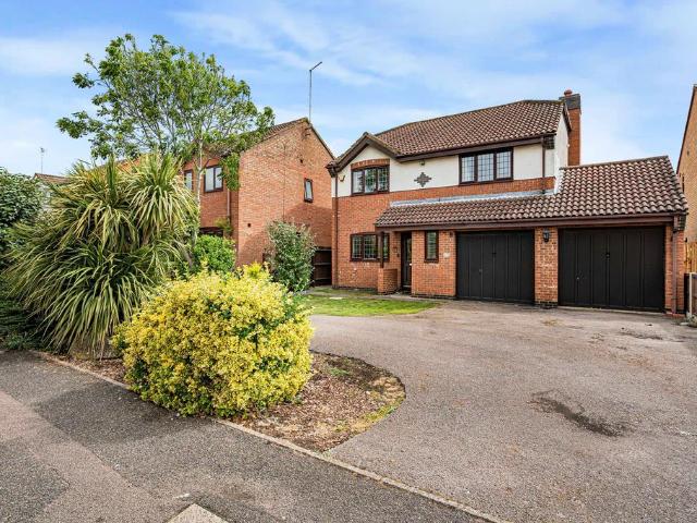 4 bedroom detached house for sale