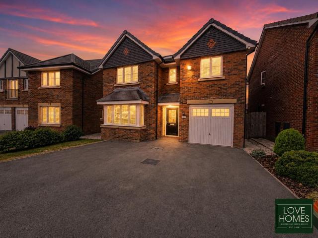 4 bedroom detached house for sale