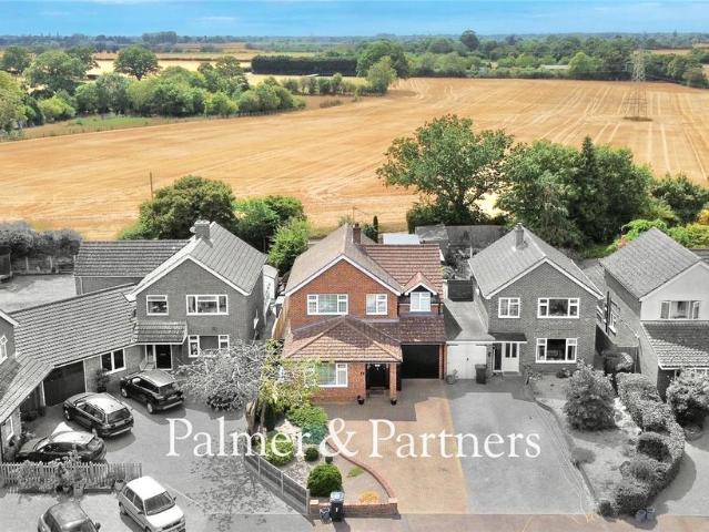 4 bedroom detached house for sale
