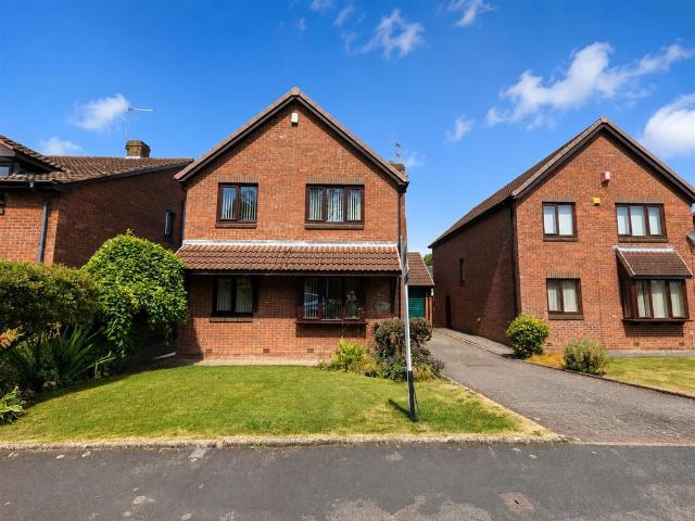 4 bedroom detached house for sale