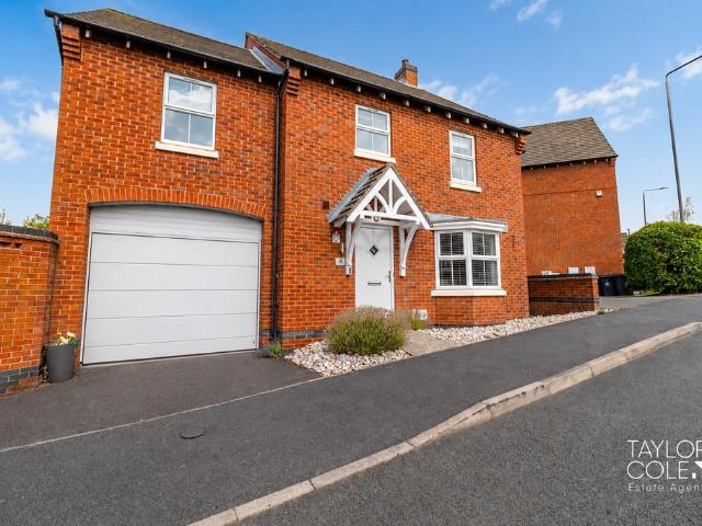 4 bedroom detached house for sale