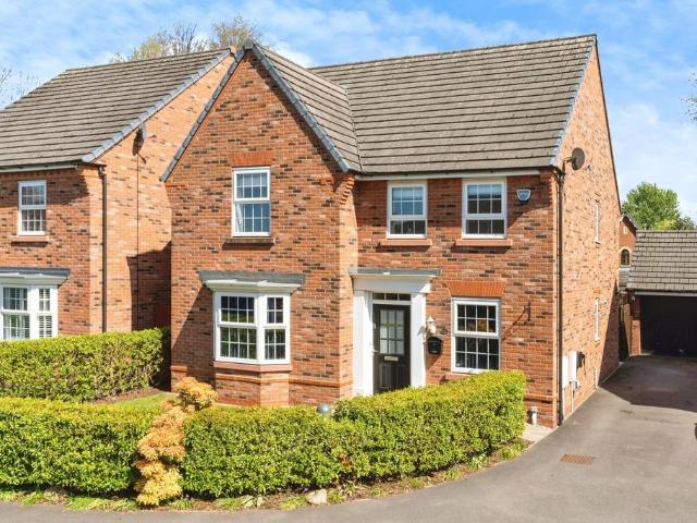 4 bedroom detached house for sale