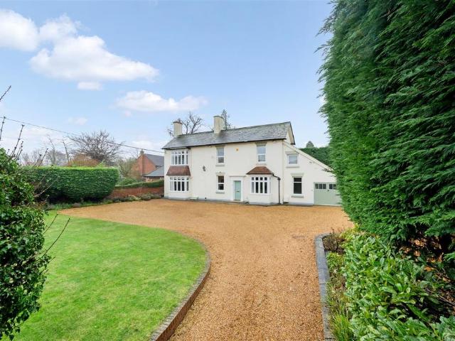 4 bedroom detached house for sale
