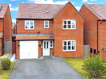 4 bedroom detached house for sale