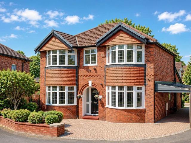 4 bedroom detached house for sale