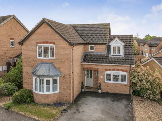 4 bedroom detached house for sale