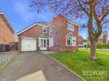 4 bedroom detached house for sale