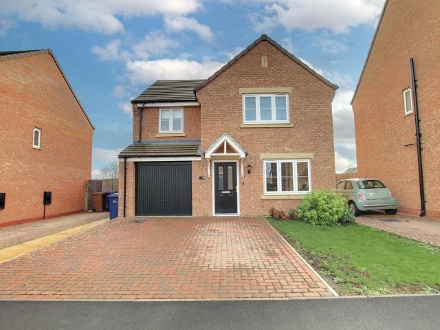 4 bedroom detached house for sale