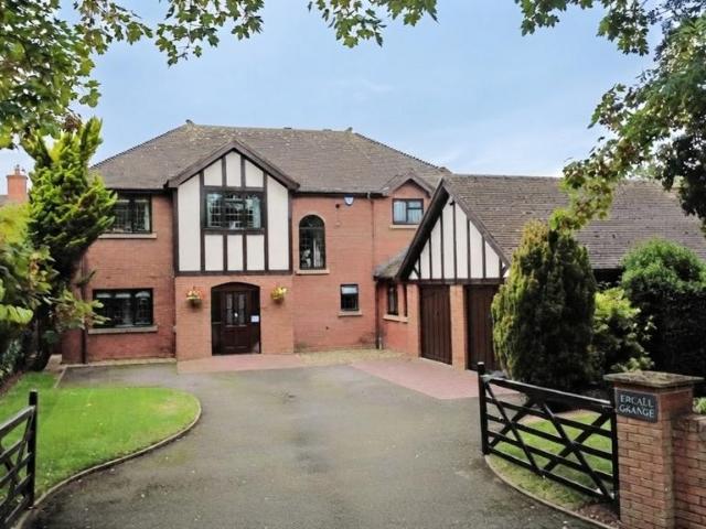 4 bedroom detached house for sale