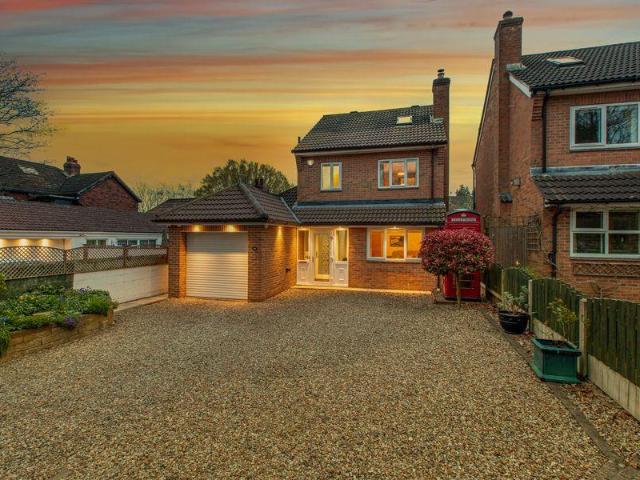 4 bedroom detached house for sale