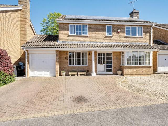 4 bedroom detached house for sale