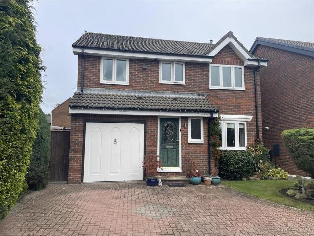4 bedroom detached house for sale