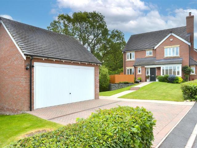 4 bedroom detached house for sale