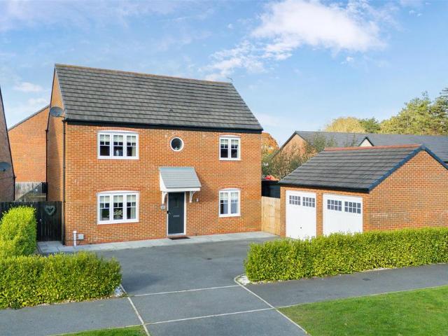 4 bedroom detached house for sale