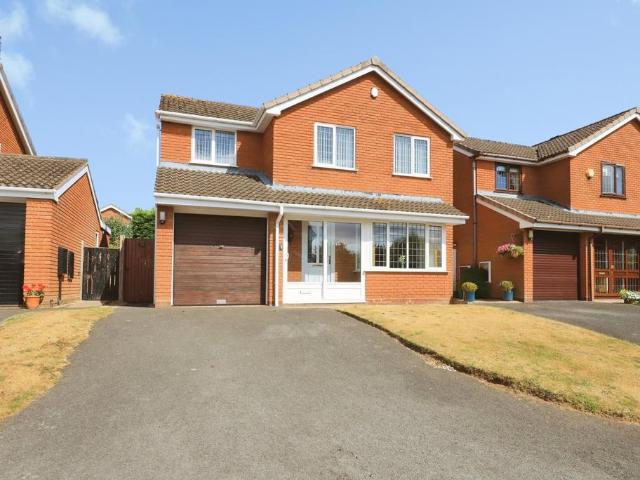 4 bedroom detached house for sale