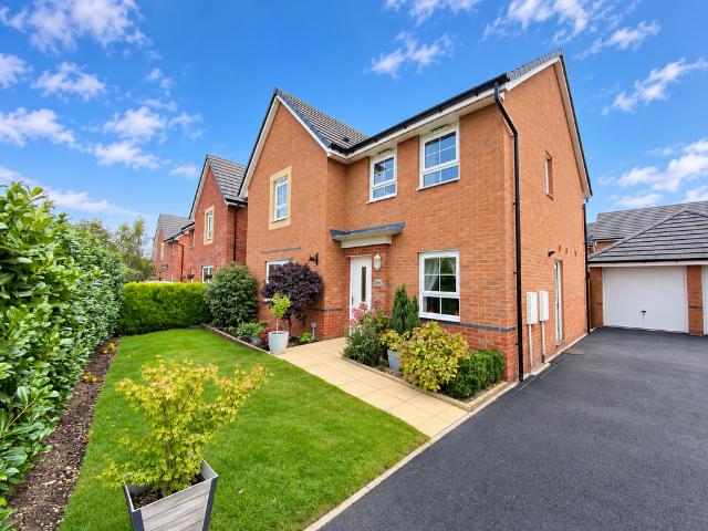 4 bedroom detached house for sale